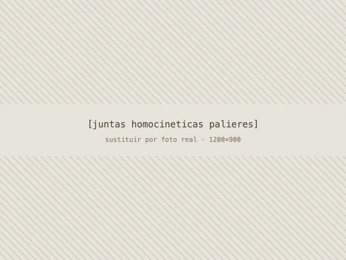 Junta homocinética y palier desmontados con el guardapolvo sustituido en el taller